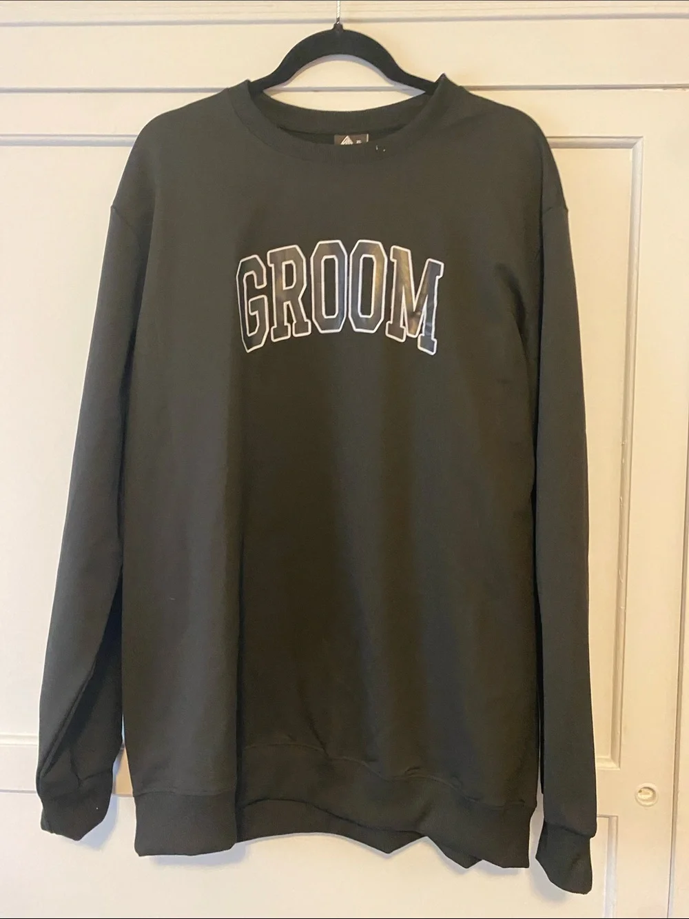 💍 Groom Graphic Crewneck Sweatshirt - Black NWOT - size XL